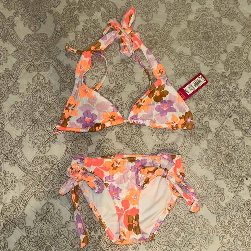 Bikini set multi color.